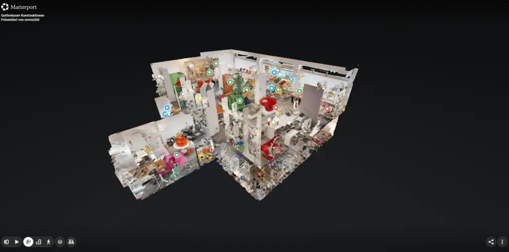 Dollhouse-Ansicht der Ausstellungsfläche von Quittenbaum mit Infopunkten an den Exponaten in der 3D-Tour